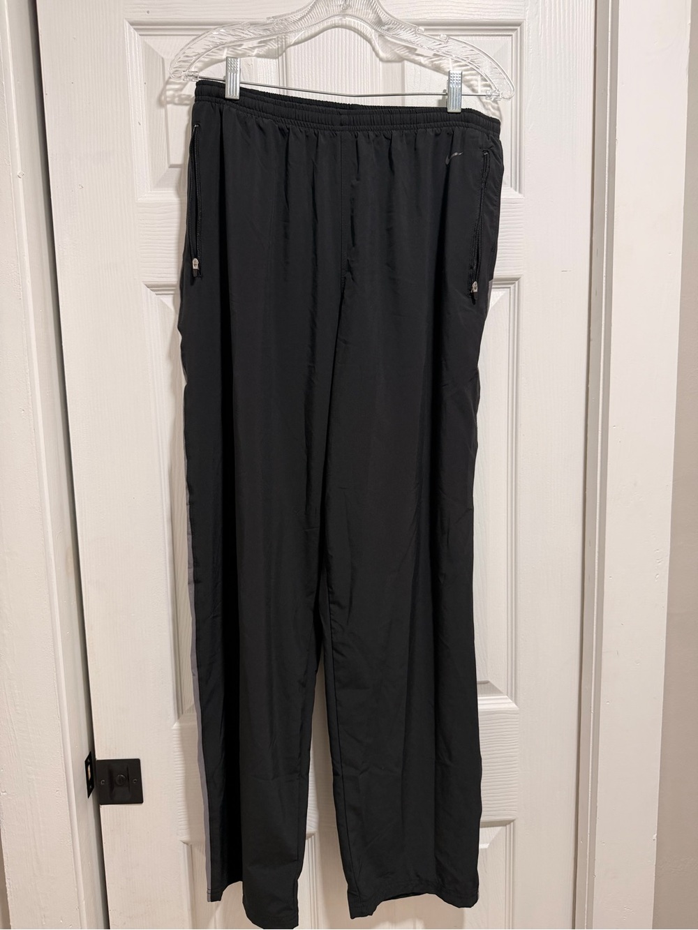 Nike Black Men's Zip-Pocket Jogger Pants